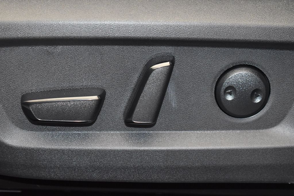 New 2026 Everest White Pearl TriCoat / Super Black Two-tone Nissan Platinum image 15