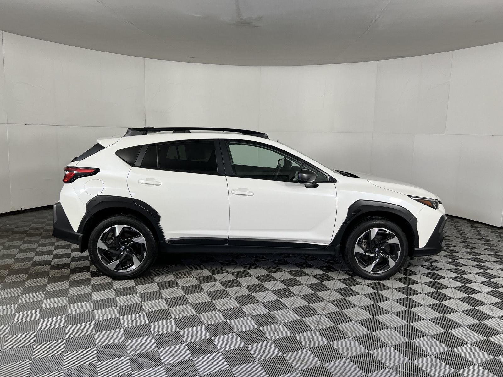Used 2024 Crystal White Pearl Subaru Limited image 11