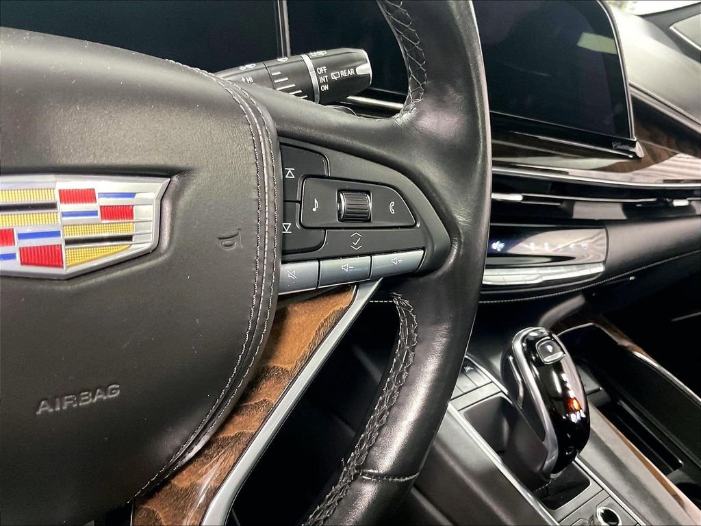 Used 2021 White Cadillac Sport Platinum image 25