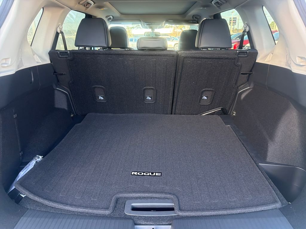 New 2026 Nissan Rogue Dark Armor 4D Sport Utility