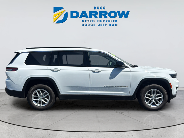 Used 2024 White Jeep Laredo image 6