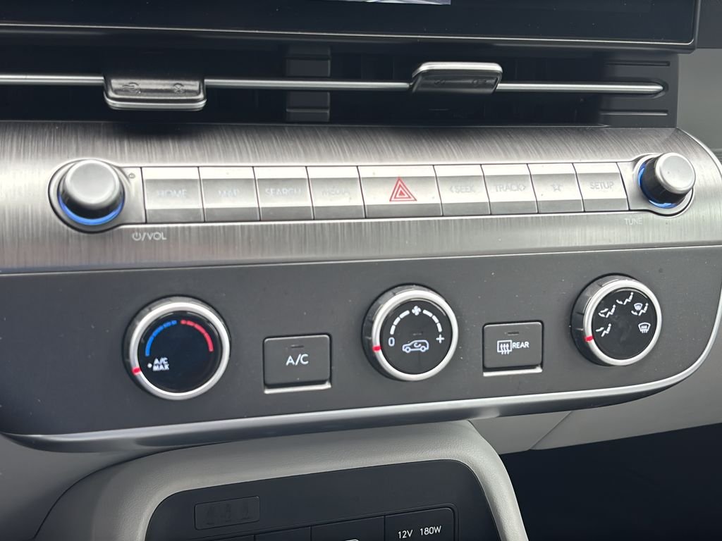 2024 Hyundai Kona SE - Photo 32
