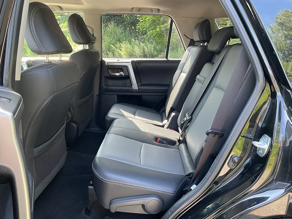 Used 2019 Midnight Black Metallic Toyota SR5 Premium image 9