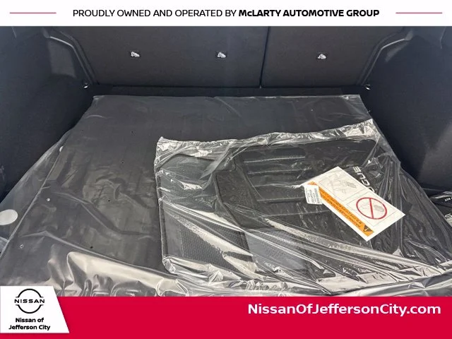 New 2026 Everest White Pearl TriCoat Nissan Dark Armor™ image 25