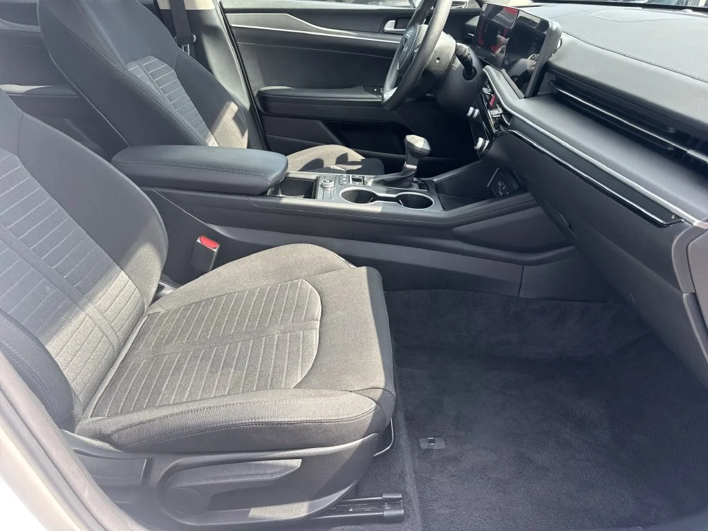Used 2026 White Kia LXS image 13