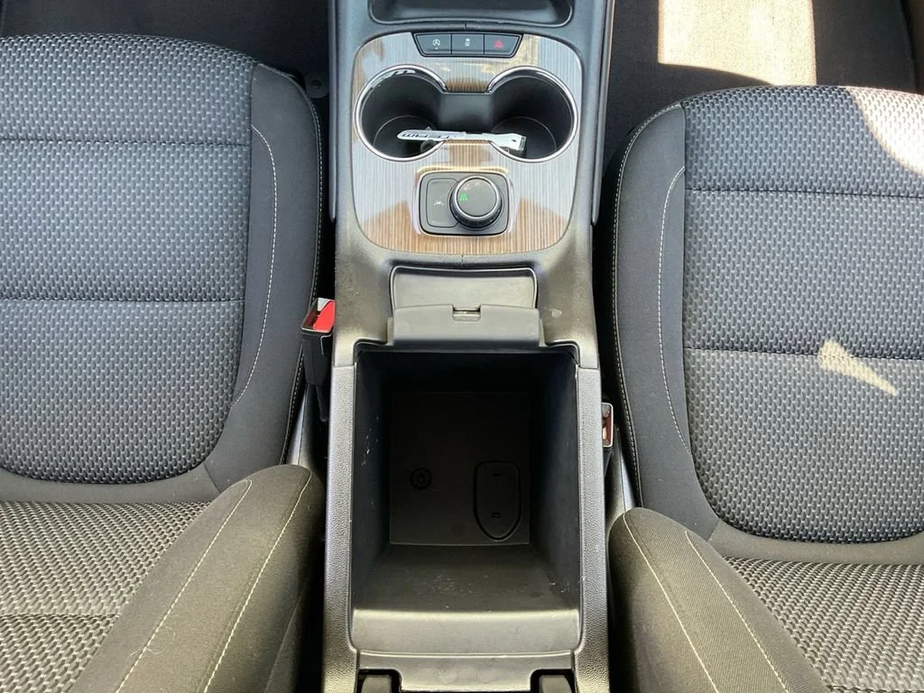 Used 2023 STERLING METALLIC GMC SLE image 11