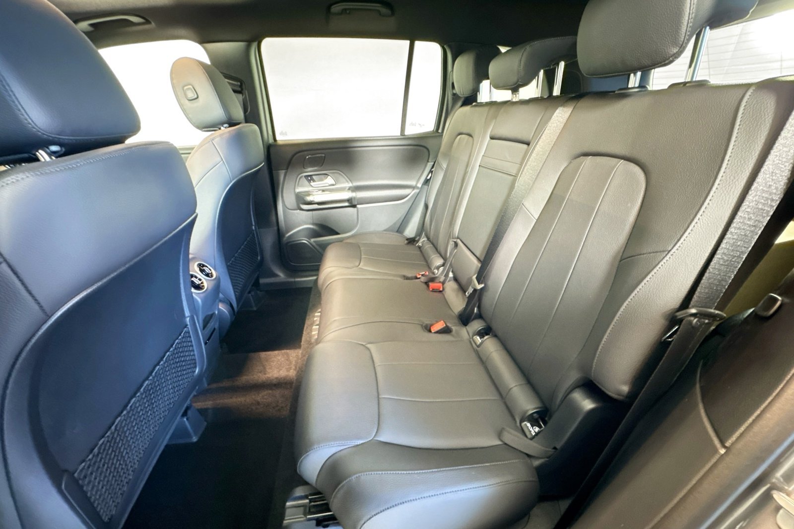 New 2026 Mountain Grey Metallic Mercedes-Benz GLB 250 image 22