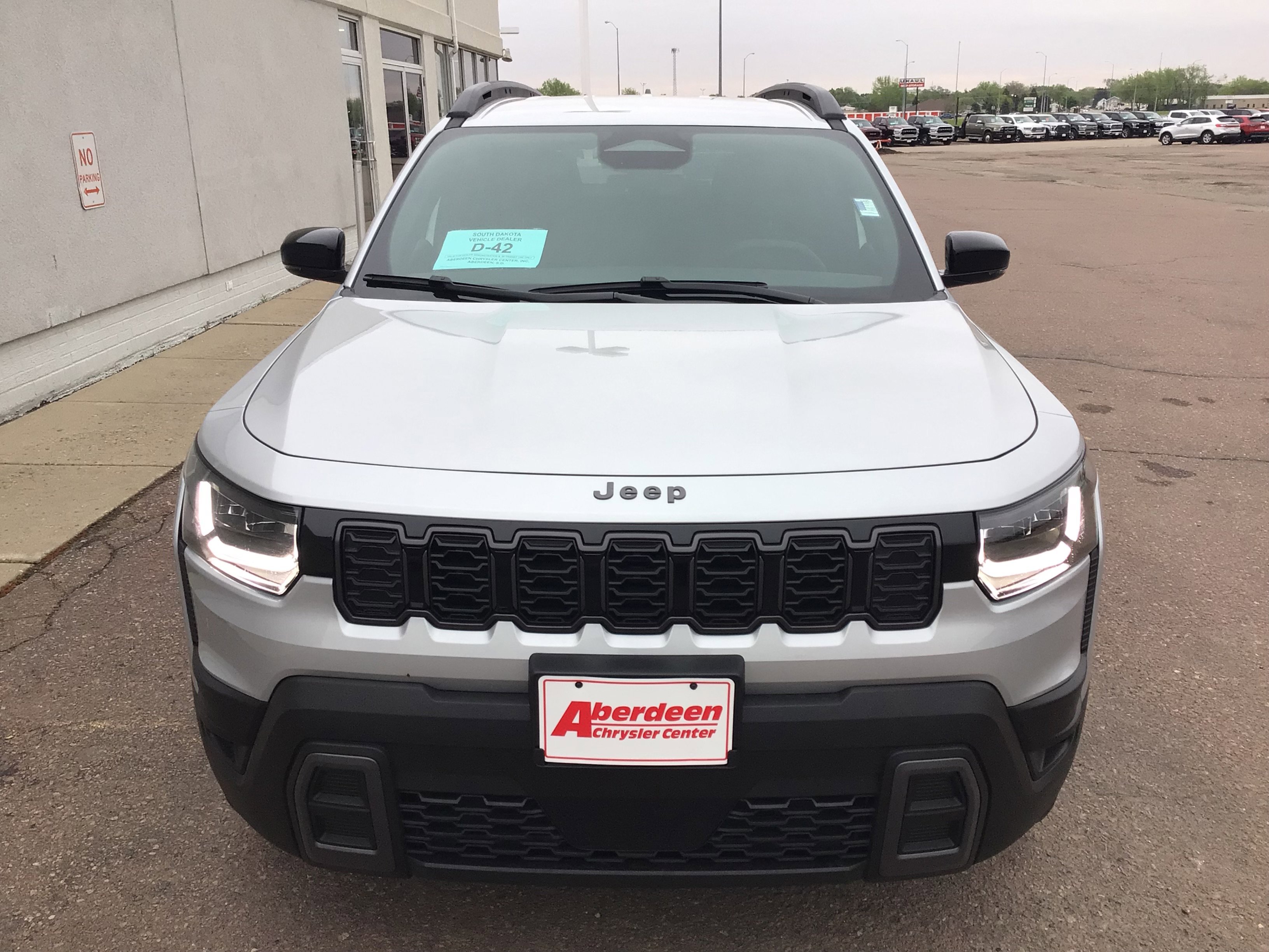 New 2026 Silver Zynith Clearcoat Jeep Limited image 3