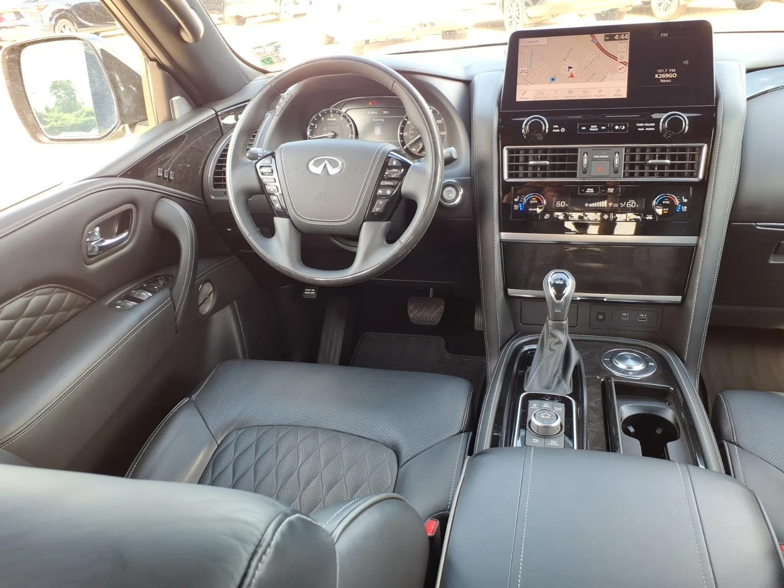 Used 2023 Anthracite Gray INFINITI Sensory image 4