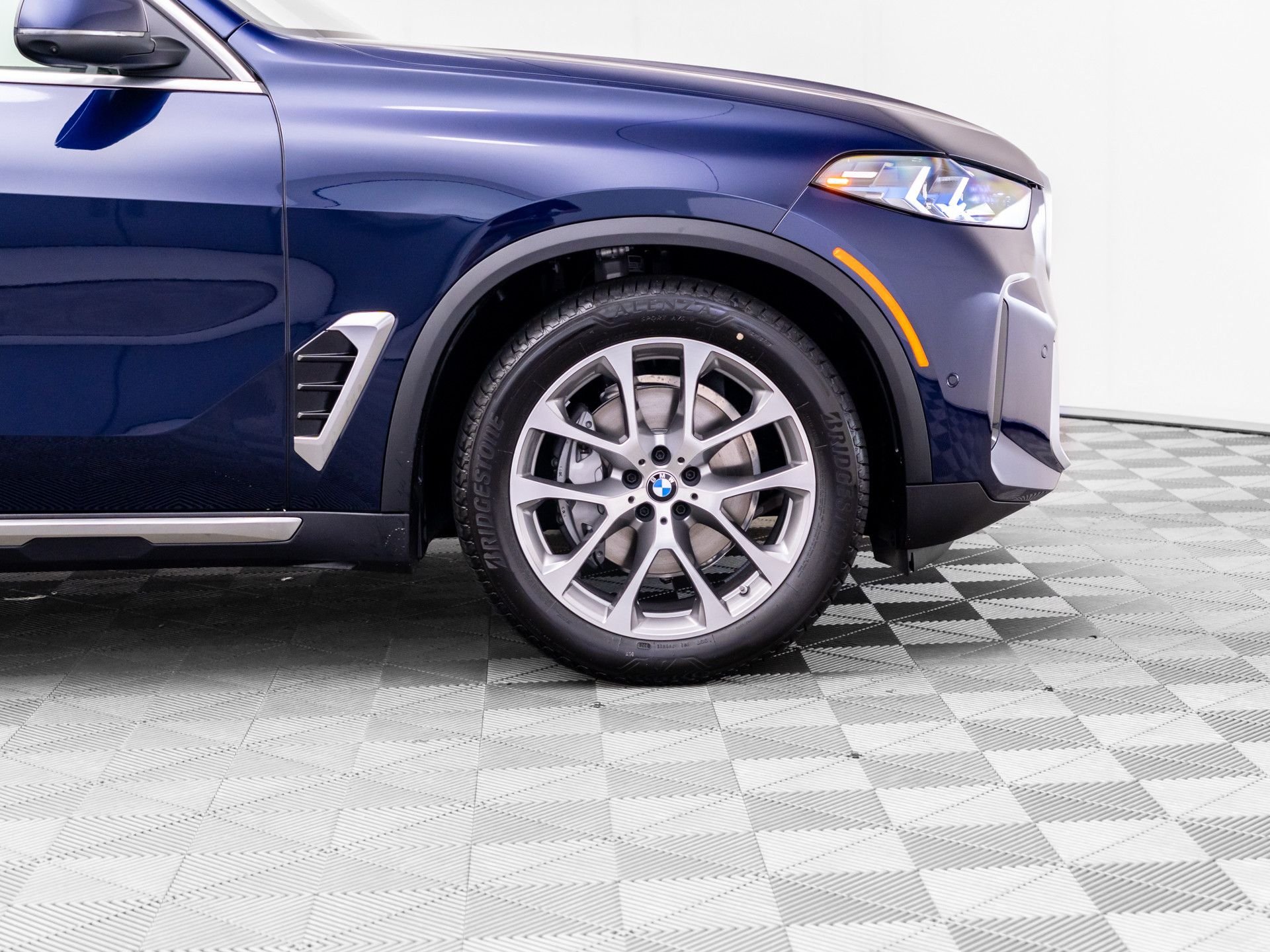 New 2026 Tanzanite Blue II Metallic BMW xDrive40i image 35