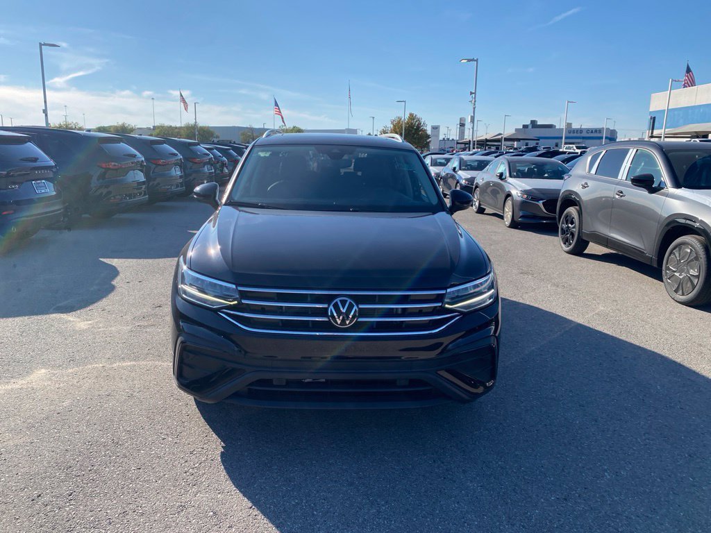 Used 2023 Black Volkswagen 2.0T SE image 2