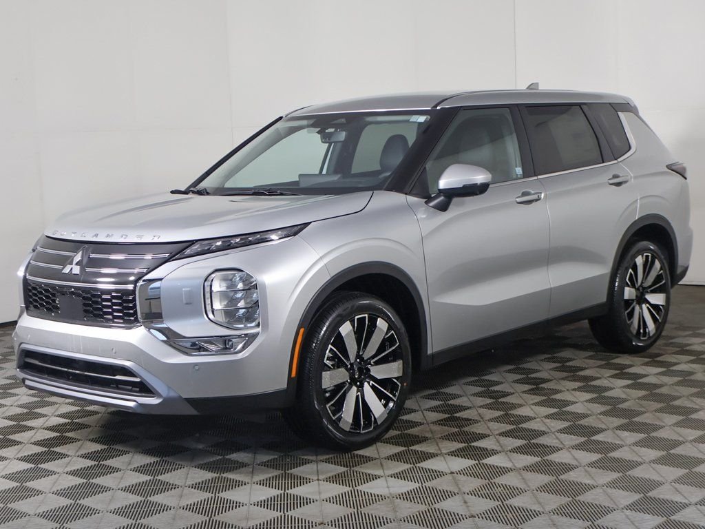 New 2026 Silver Mitsubishi SE image 10