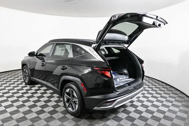New 2026 Phantom Black Hyundai SEL FWD image 9