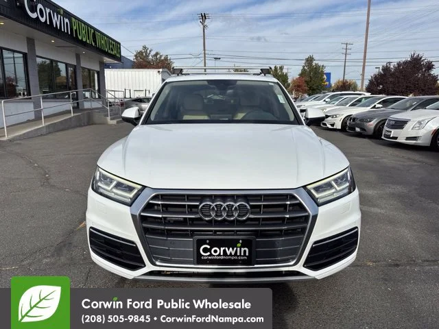 Used 2010 White Audi  image 2