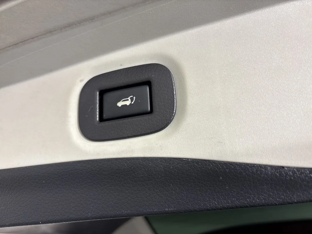 Used 2019 Black Nissan SL image 22