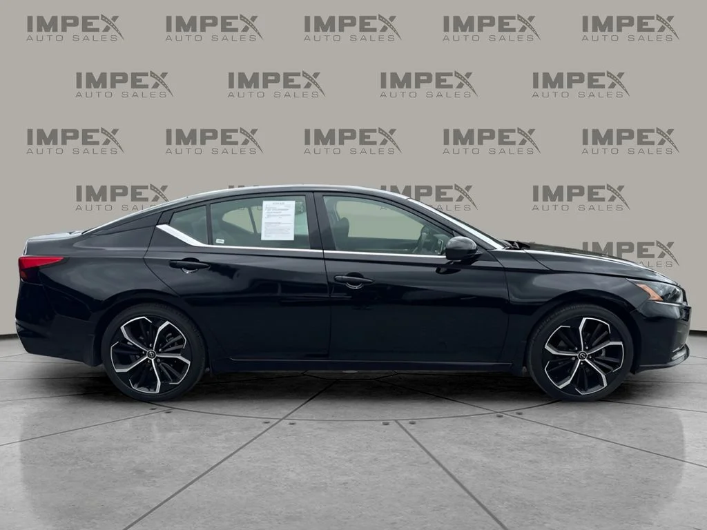 Used 2023 Black Nissan 2.5 SR image 6