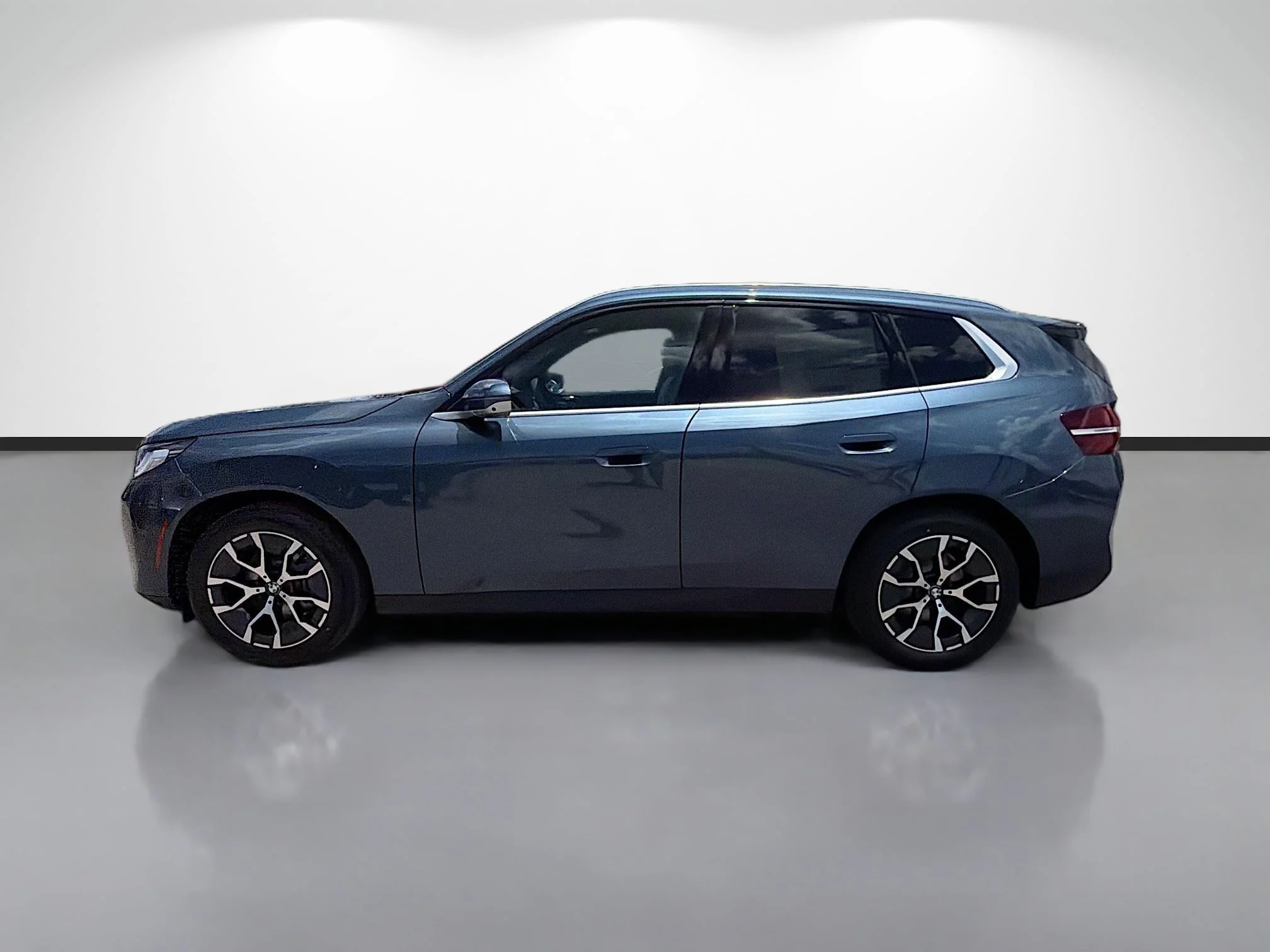 New 2026 Arctic Race Blue metallic BMW 30 xDrive image 6