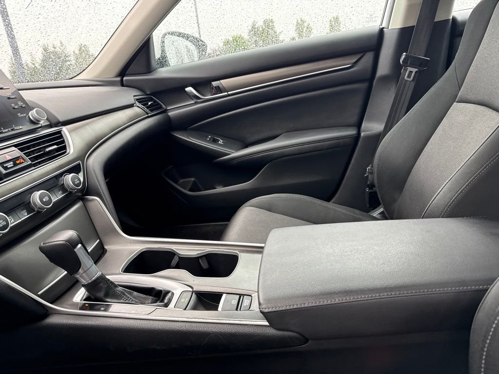 Used 2019 Platinum White Pearl Honda LX image 16