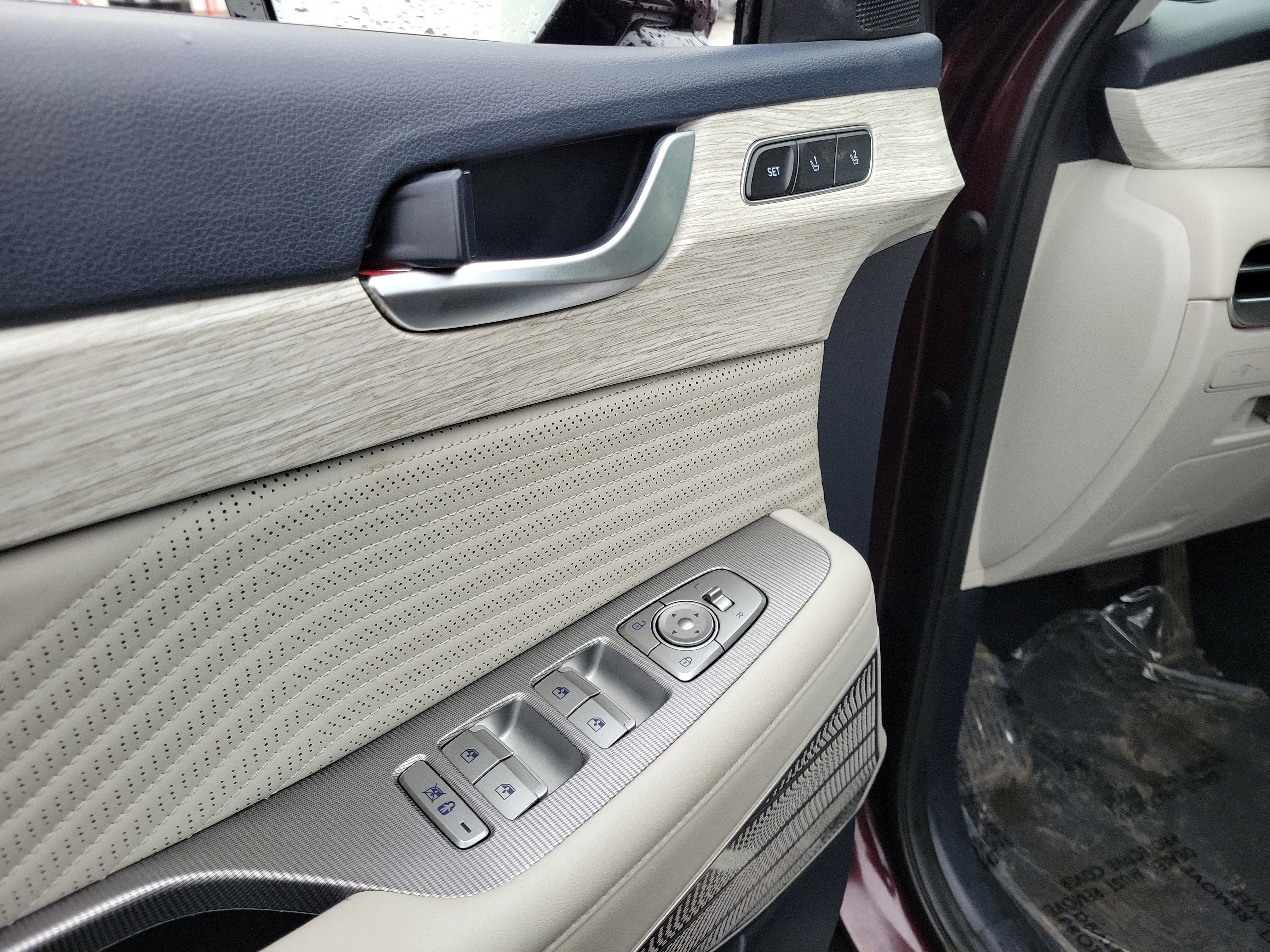 Used 2024 Sierra Burgundy Hyundai Calligraphy image 18