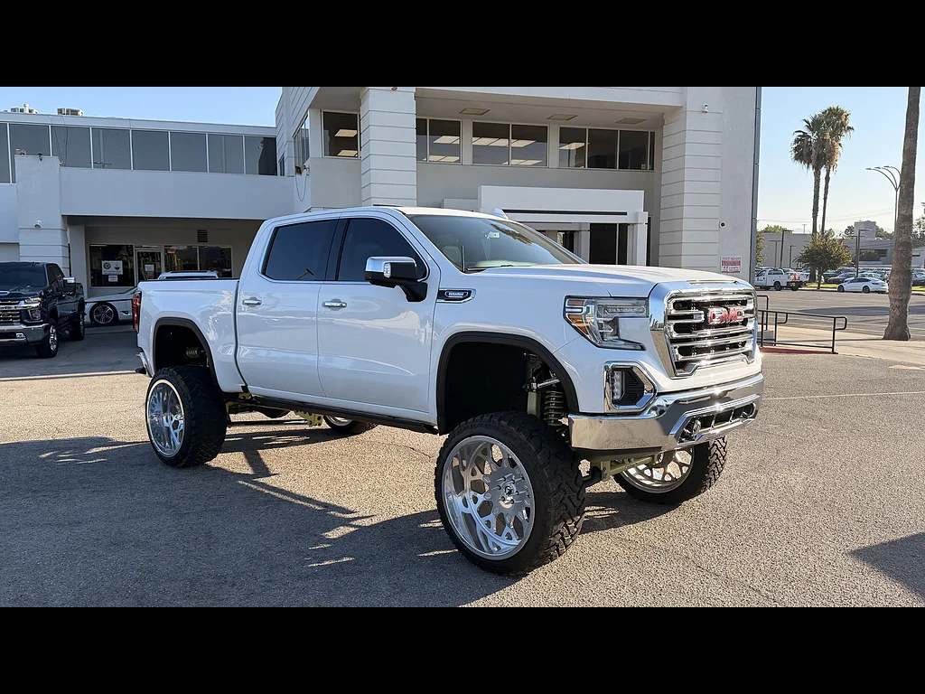 Used 2020 Summit White GMC SLT image 1