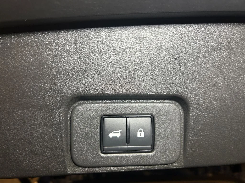 Used 2025 Deep Ocean Blue Pearl Nissan SV image 21