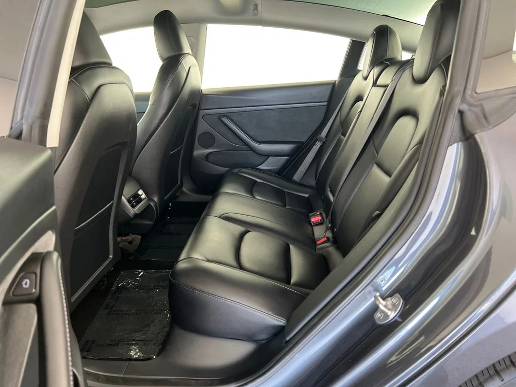 Used 2023  Tesla Base image 26