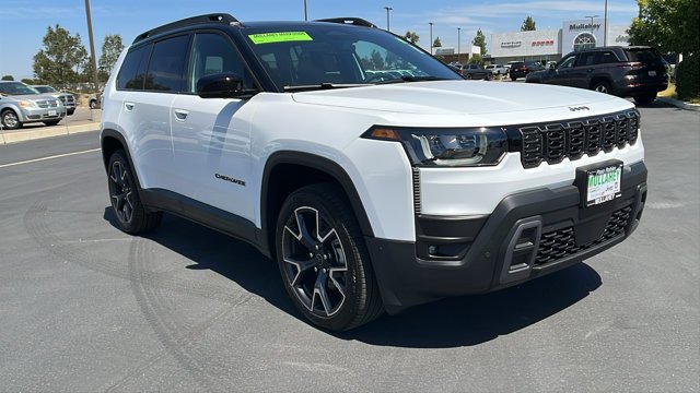 New 2026 Bright White Clear-Coat Exterior Paint Jeep Overland image 1