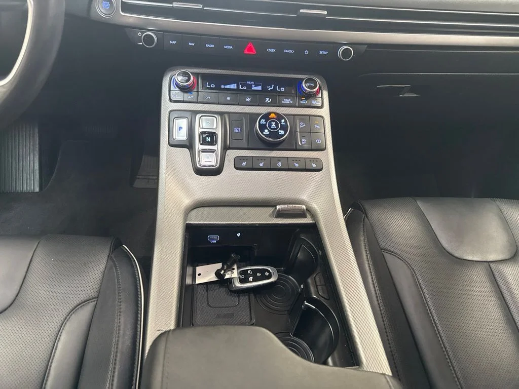 Used 2023 White Hyundai SEL image 20