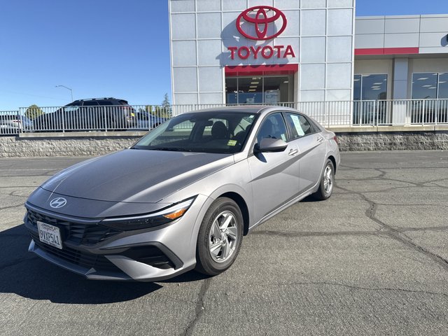 2025 Hyundai Elantra SE