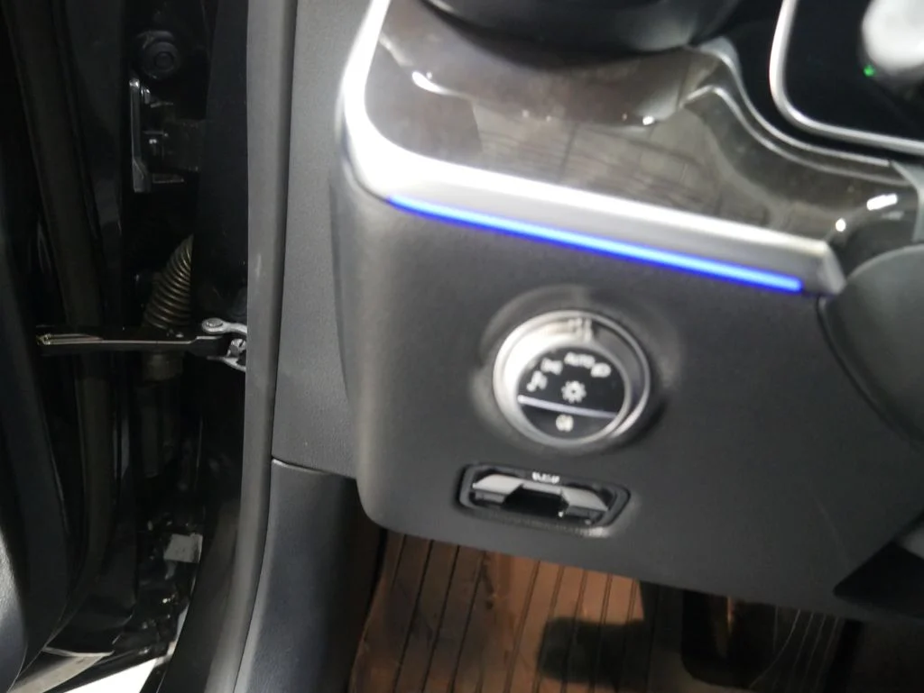 New 2026 Graphite Grey Metallic Mercedes-Benz C 300 image 88