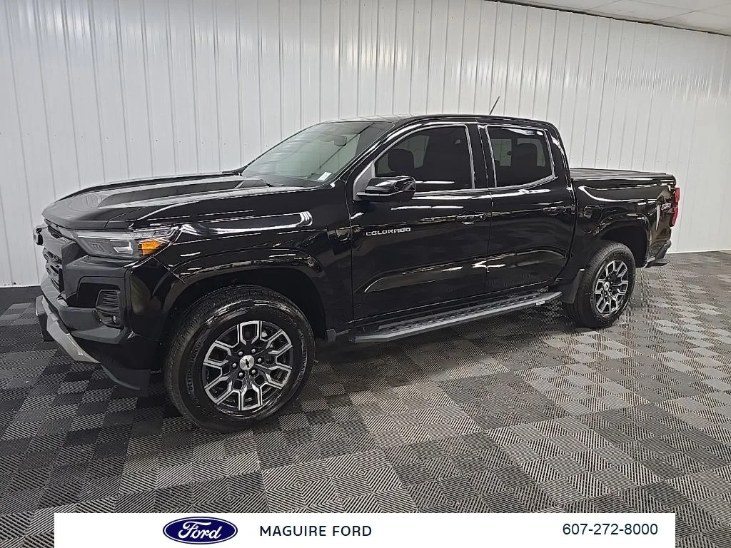 Used 2023 Black Chevrolet Z71 image 7