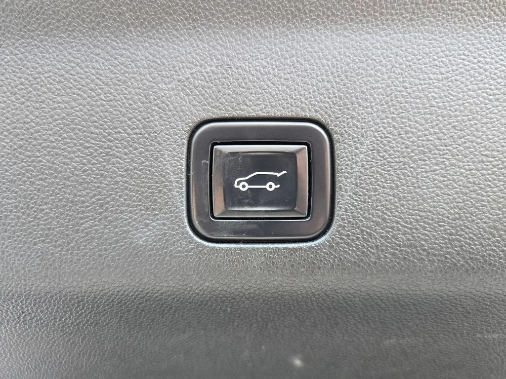 2022 GMC Yukon AT4 - Photo 34