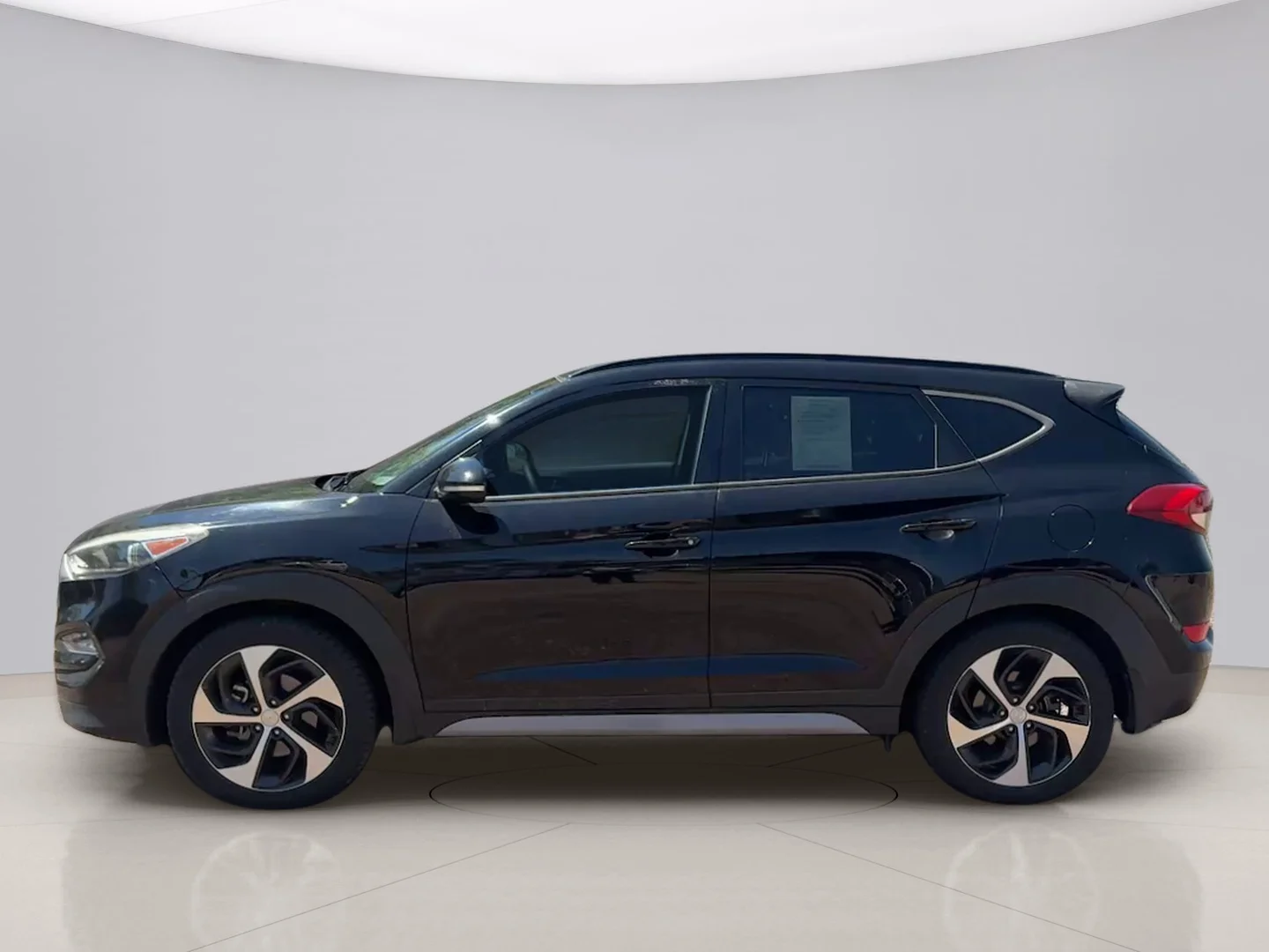 Used 2017 Gray Hyundai SE AWD image 2