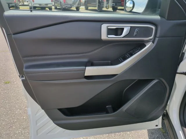 Used 2023 White Ford XLT image 12