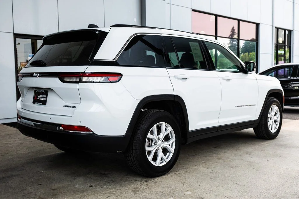 Used 2023 White Jeep Limited image 6