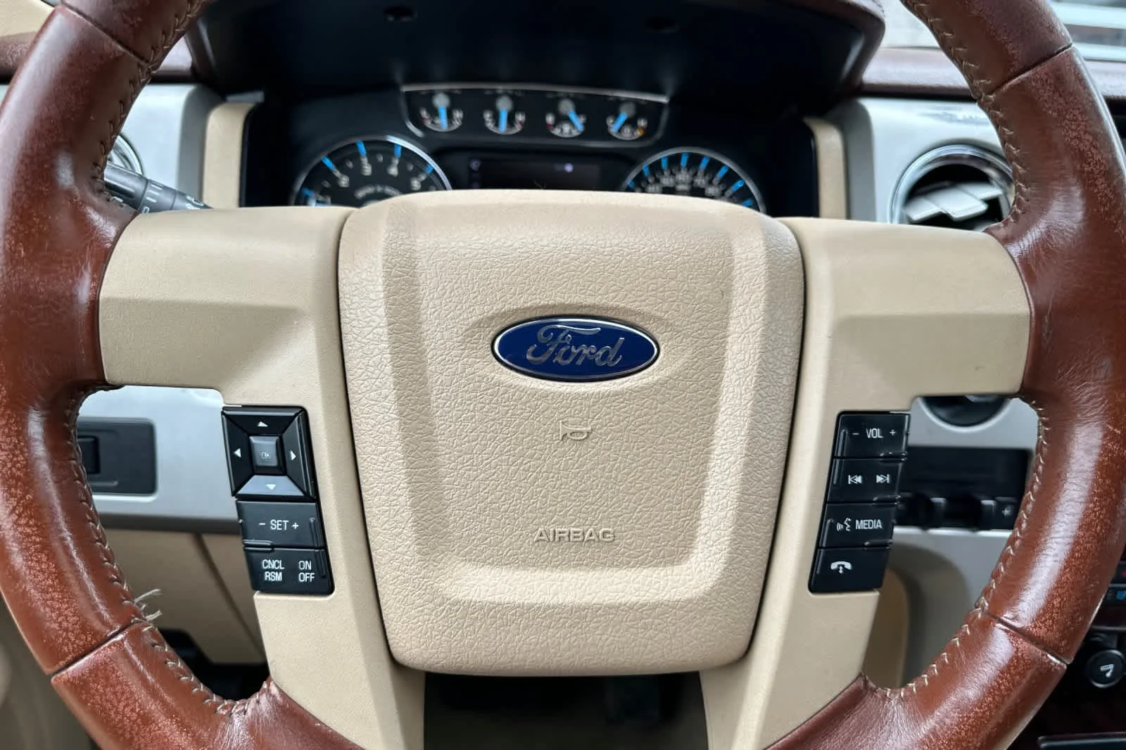 Used 2012 Dark Blue Pearl Metallic Ford King Ranch image 22
