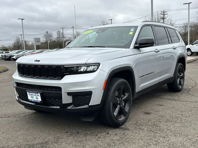 Certified Used 2023 Silver Jeep Altitude image 5