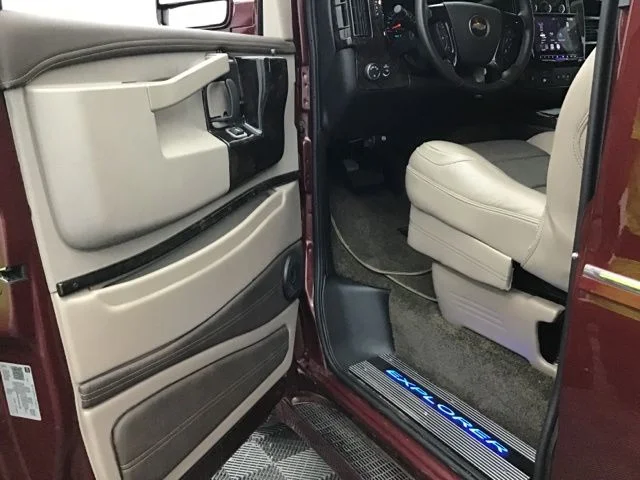 Used 2023 Red Chevrolet Explorer Limited SE image 16