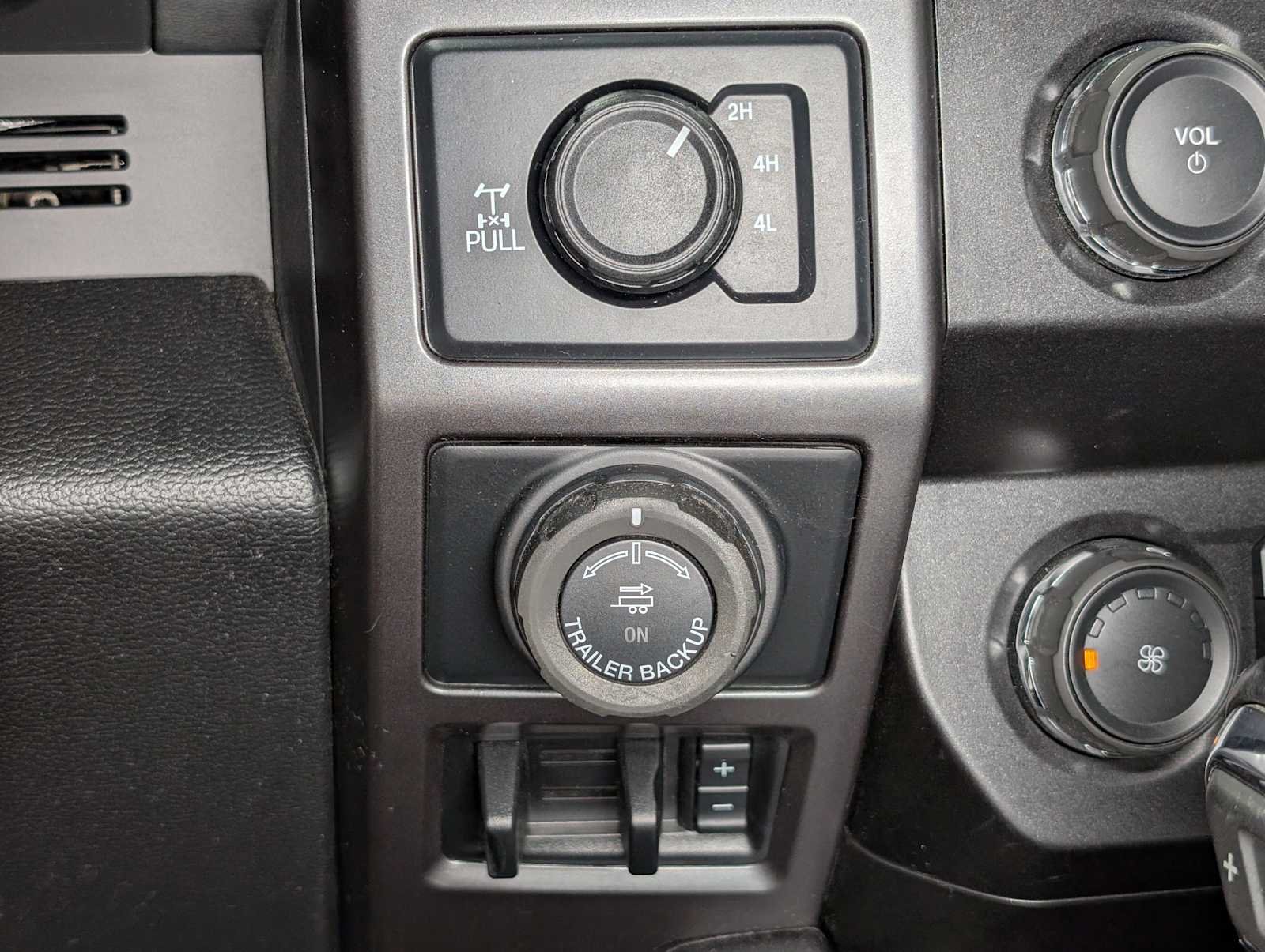 Used 2020 Agate Black Ford XLT image 32