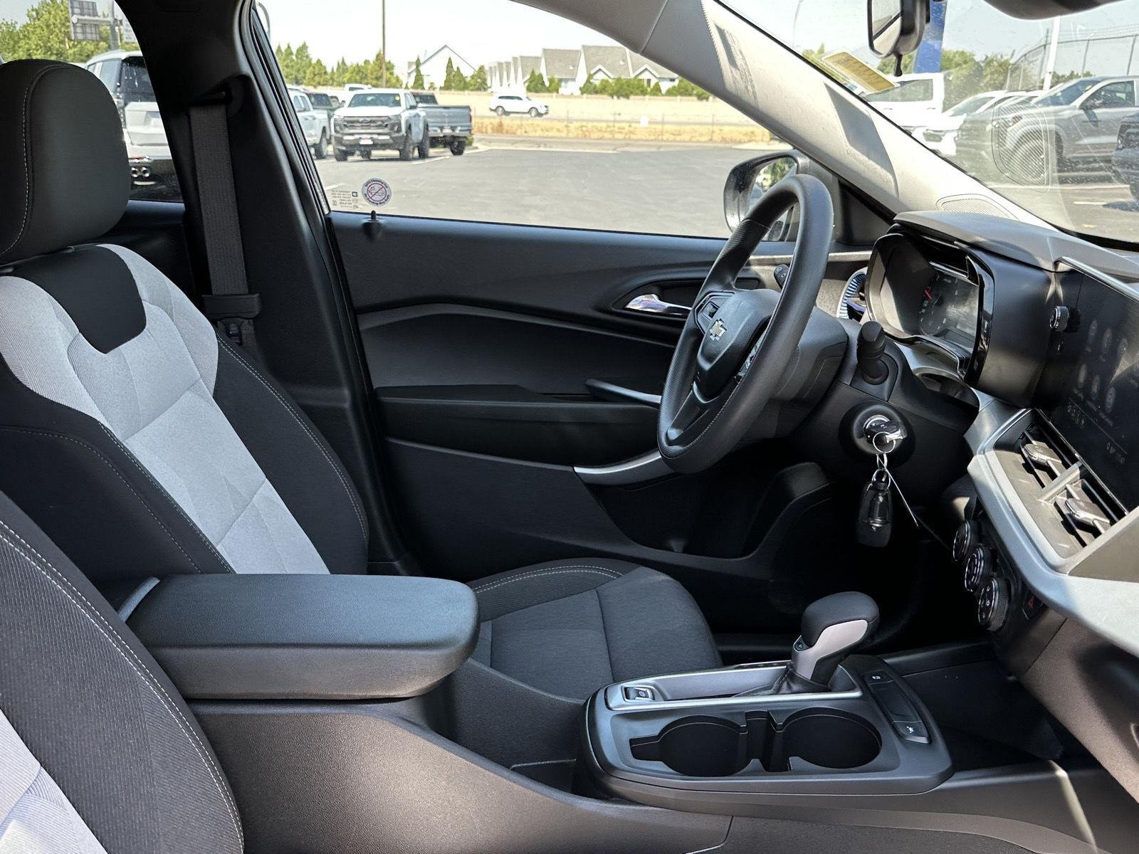 2026 Chevrolet Trax LS - Photo 38