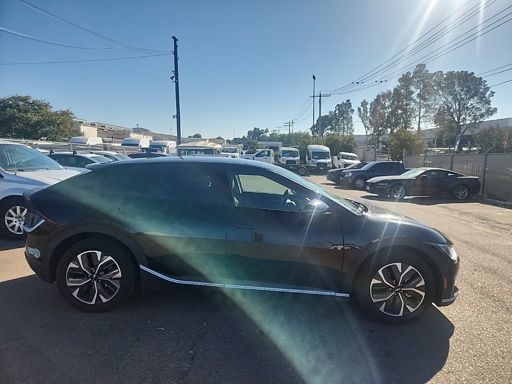 Used 2024 Aurora Black Kia Light image 16