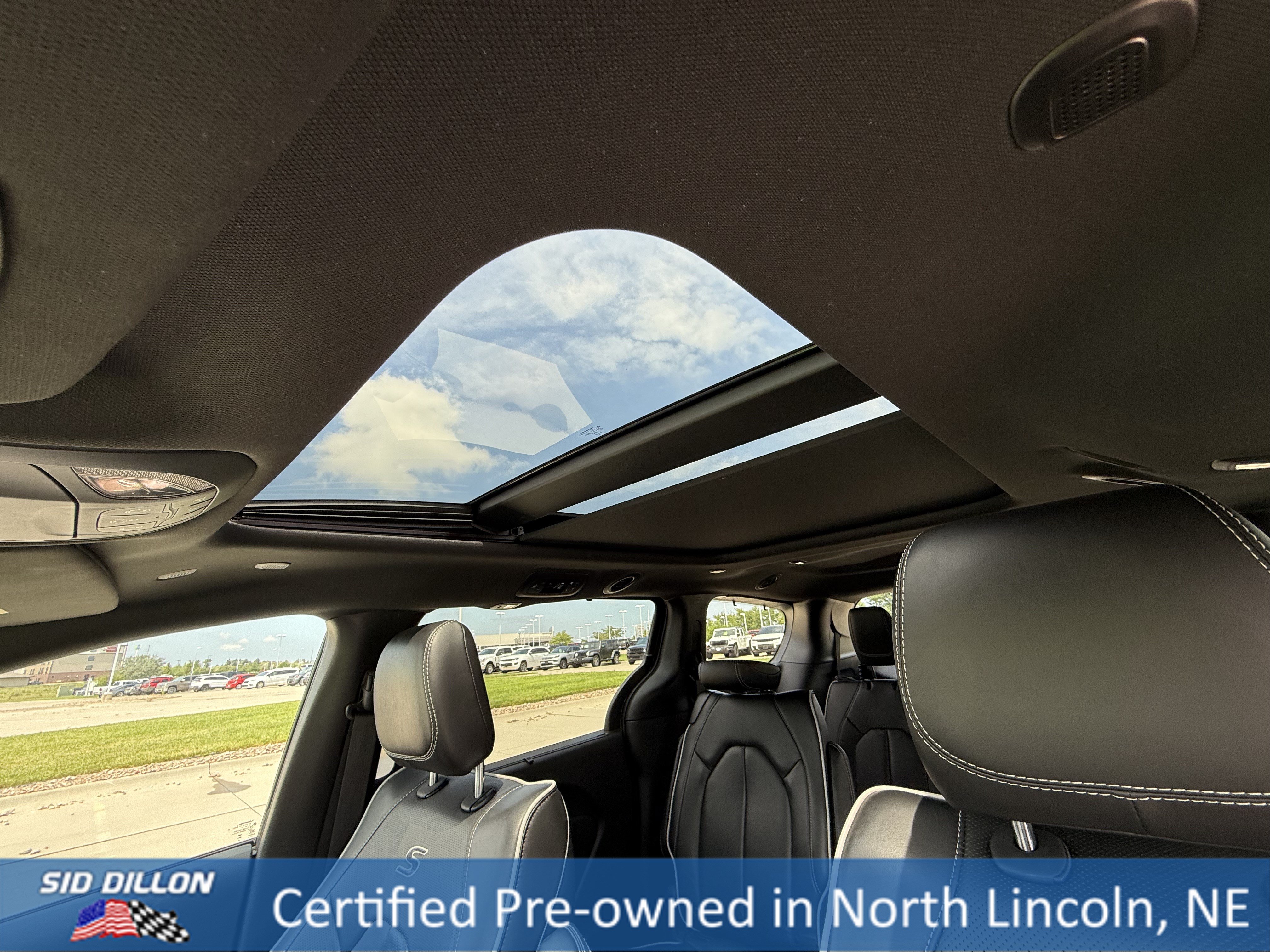 Certified Used 2025 Diamond Black Crystal Pearlcoat Chrysler Limited image 25