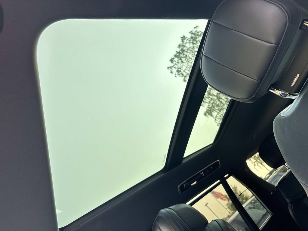 New 2026 Santorini Black Land Rover SE image 11
