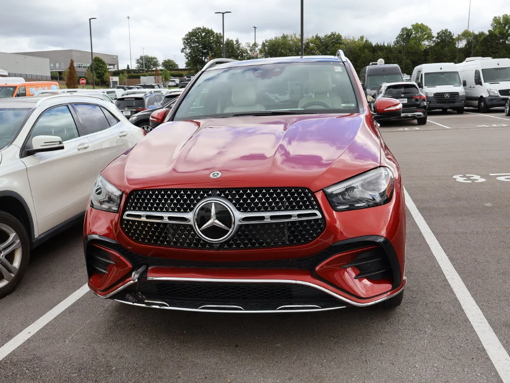 Used 2024 Red Mercedes-Benz GLE 450e image 2