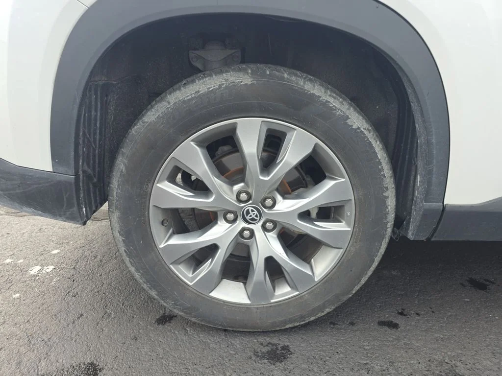 Used 2024 Wind Chill Pearl Toyota Limited image 26