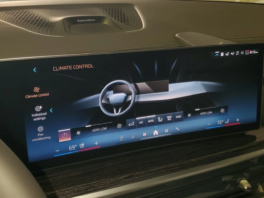 New 2027 White BMW xDrive40i image 22