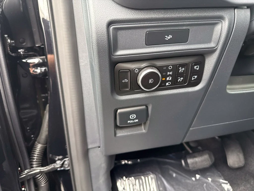 New 2026 Agate Black Metallic Ford XLT image 17