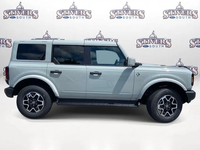 New 2026 White Ford Outer Banks image 2