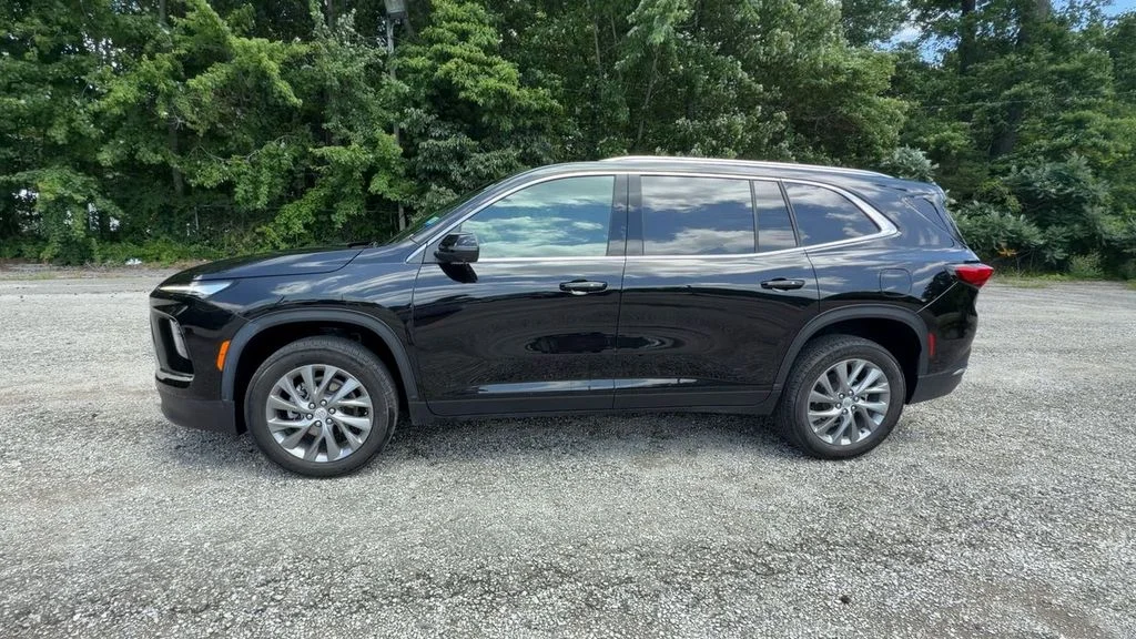 Used 2025 Black Buick Preferred image 5