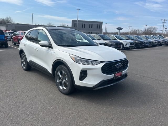 2026 Ford Escape ST-Line Select AWD 2.0L's photo